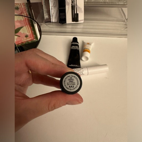 NIB Makeup Bundle: MAC Cosmetics, Diorshow Mascaras, and more! - Picture 6 of 8